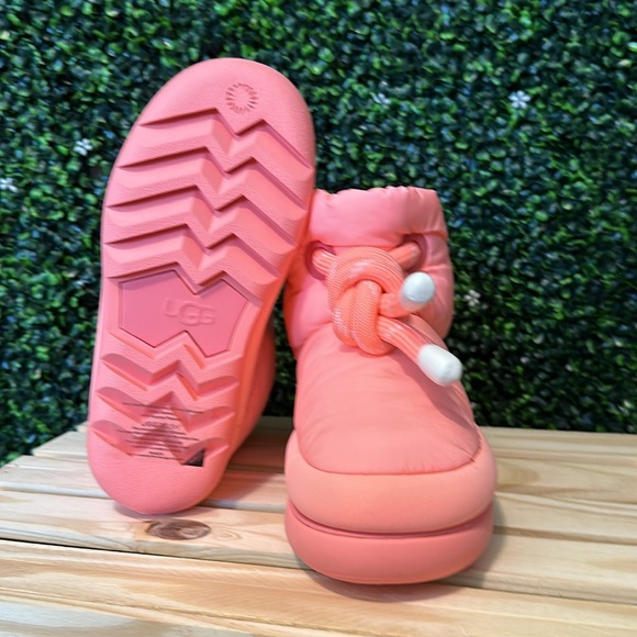 UGG Puffy Short Booties - Picture 6 of 6